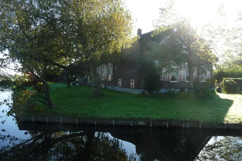 Demmerikroute: een langhuisboerderij aan de Demmerik bij Vinkeveen