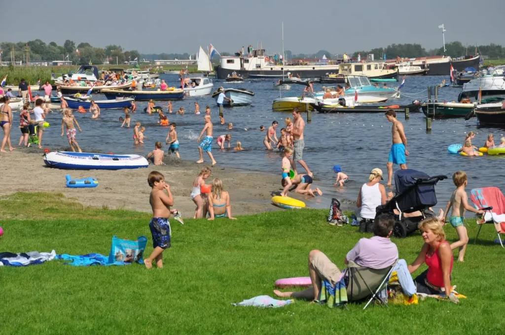 Fietsroute Bollenstreek: de Kagerplassen bij Warmond, op de routes vanaf TOP Sassenheim