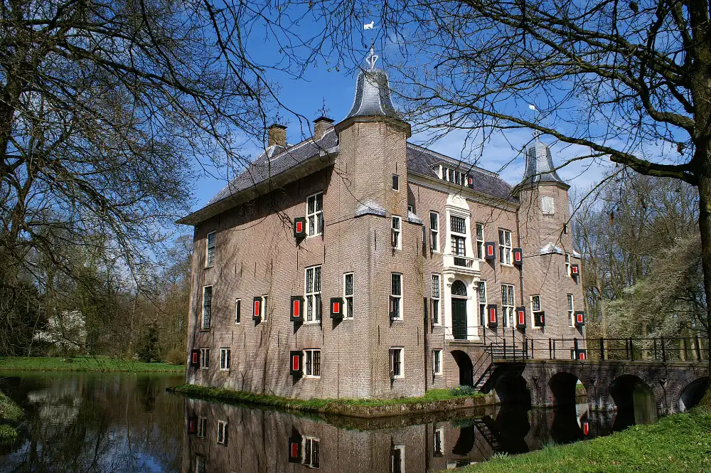Linschoten wandelen: Landgoed Linschoten met park en waterlopen