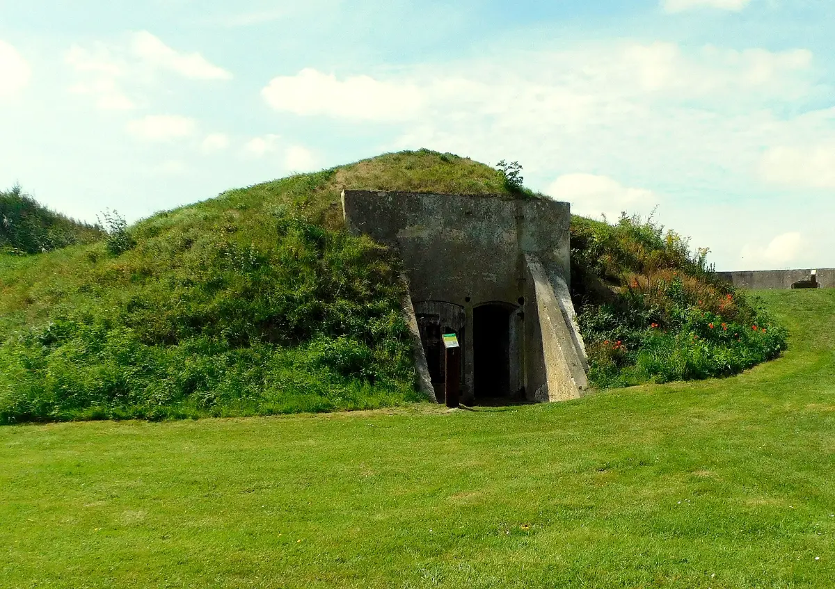 Numansdorp route: fort Buitensluis bij de haven van Numansdorp