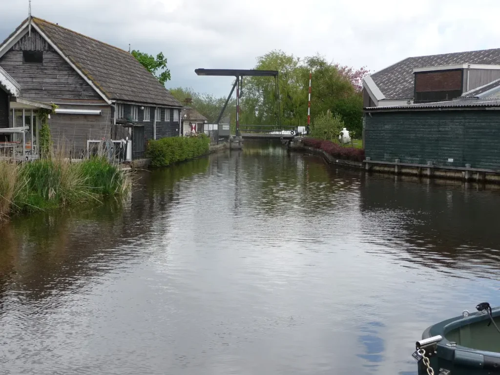 Wandelen Vinkeveense Plassen: water en rietoevers in het veenweidegebied bij Vinkeveen