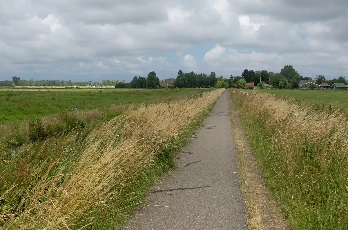 Wandelen Zoeterwoude: polderlandschap tussen Zoeterwoude-Dorp en Stompwijk in het Groene Hart